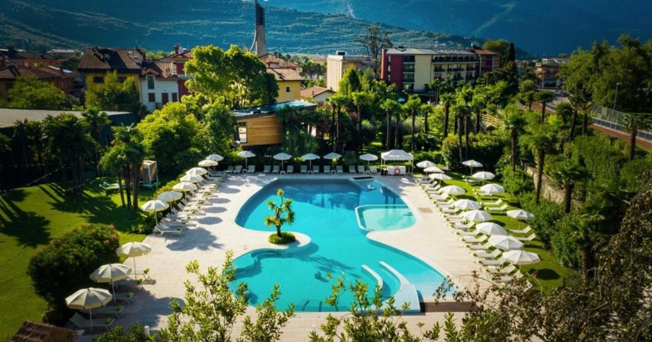 Astoria Resort Riva del Garda Exterior foto